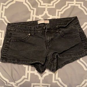 No boundaries shorts